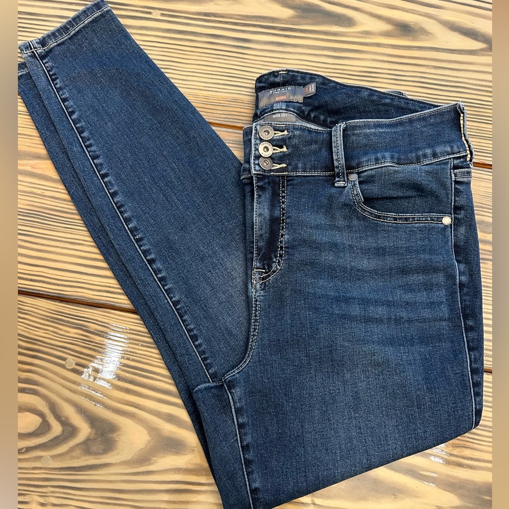 Torrid Feel the Fit super soft jeggings 16r denim straight leg jeans